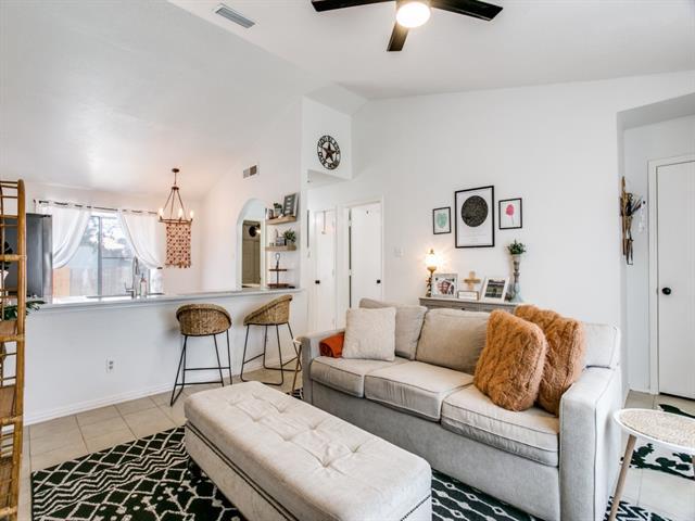 Foto del edificio - 4612 Waterway Dr N