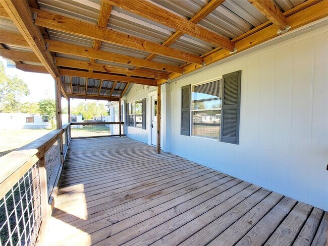 Building Photo - 305 Paddock St