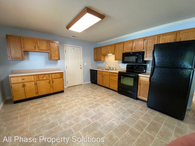 Building Photo - 2 br, 1 bath House - 2019 Oak St.