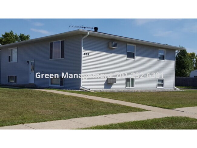 Building Photo - 2 Bedroom Heat Paid in 4 plex