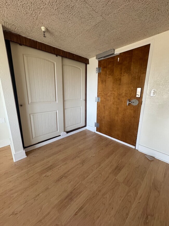 Foto del edificio - 460 W 600 N