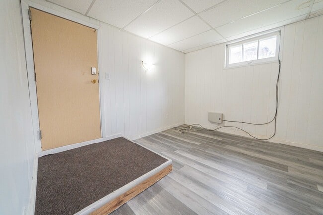 Building Photo - 371 Ambrose St