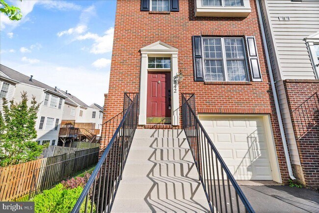 Building Photo - 9842 Cheshire Ridge Cir