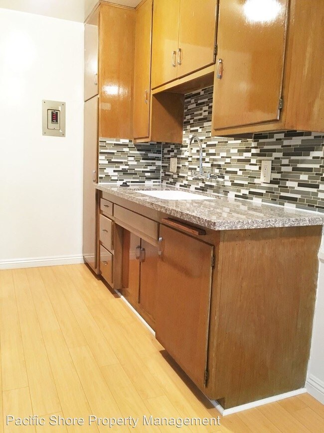 Foto del edificio - 3562 Jasmine Ave