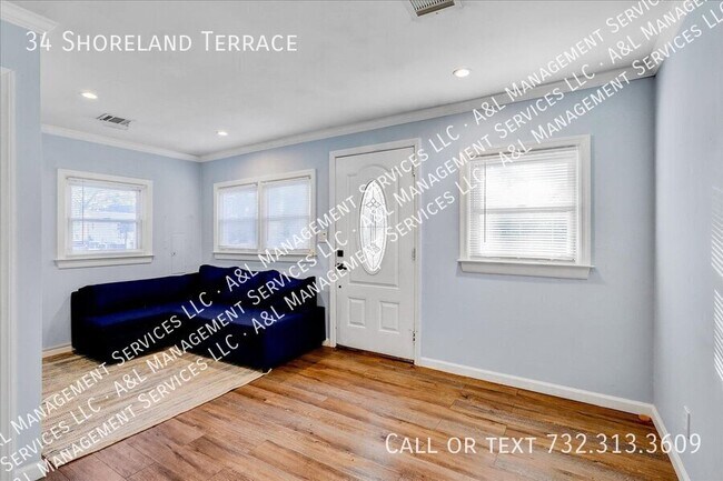Foto del edificio - 34 Shoreland Terrace
