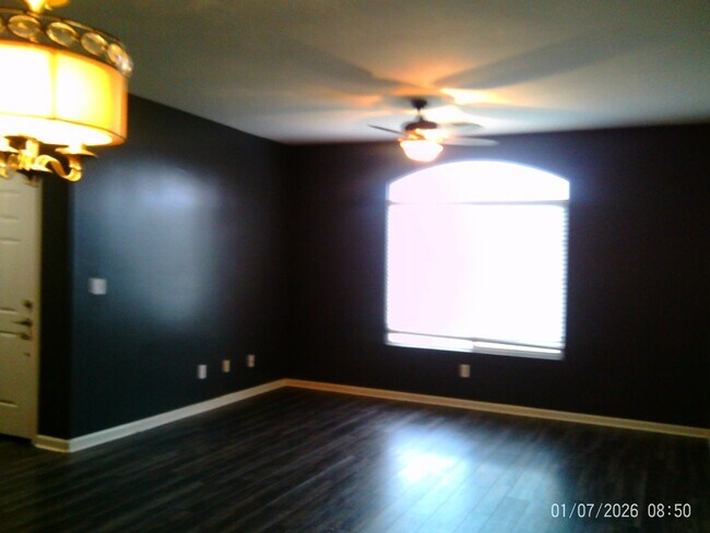 Foto del edificio - NW-WELCOME HOME !!! MOVE IN SPECIAL! $3547.50 MOVES YOU IN!