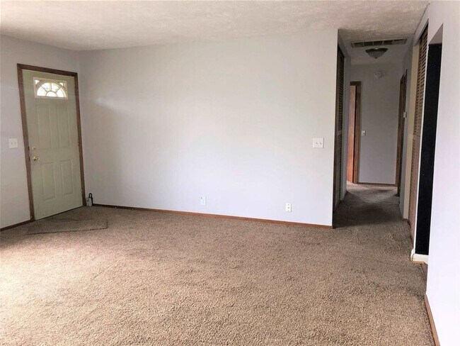 Building Photo - 3 bedroom 1 bath