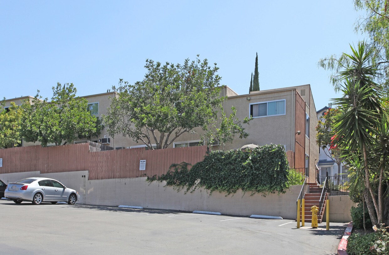 Primary Photo - Grove Townhouses