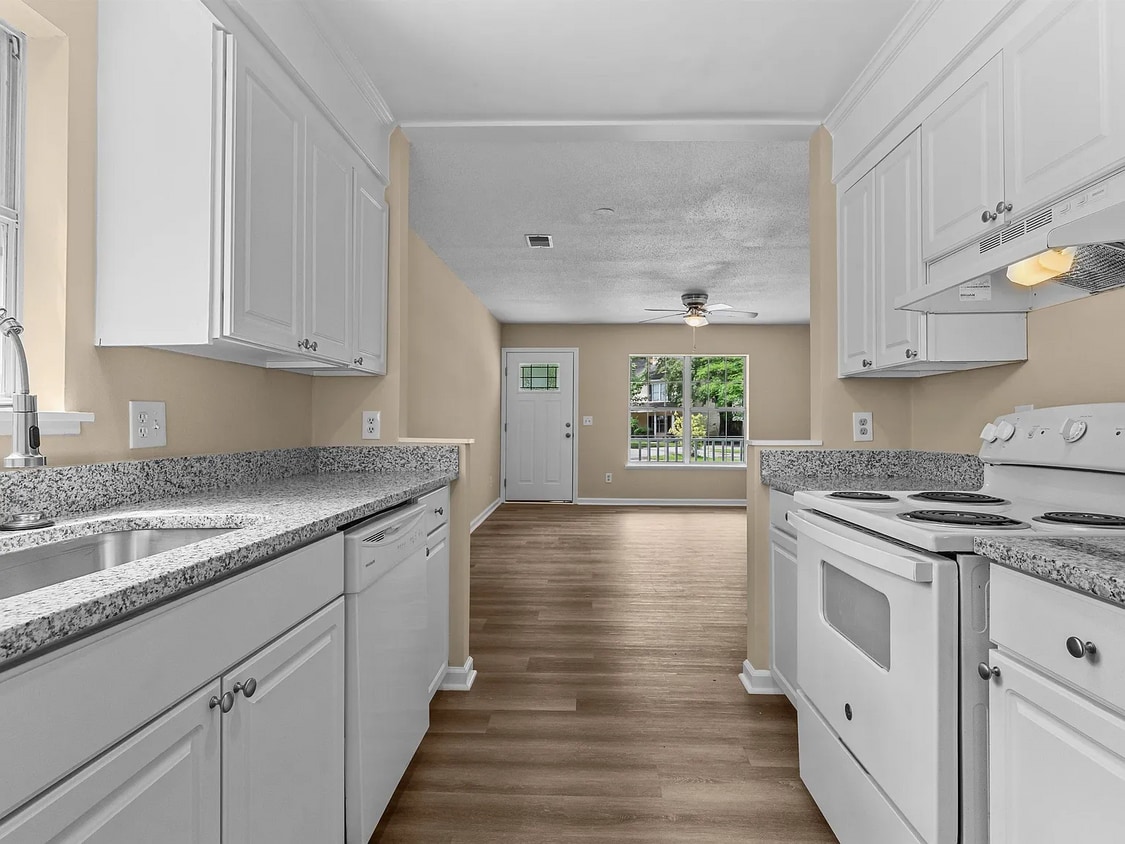 Primary Photo - 207 Townes Ct