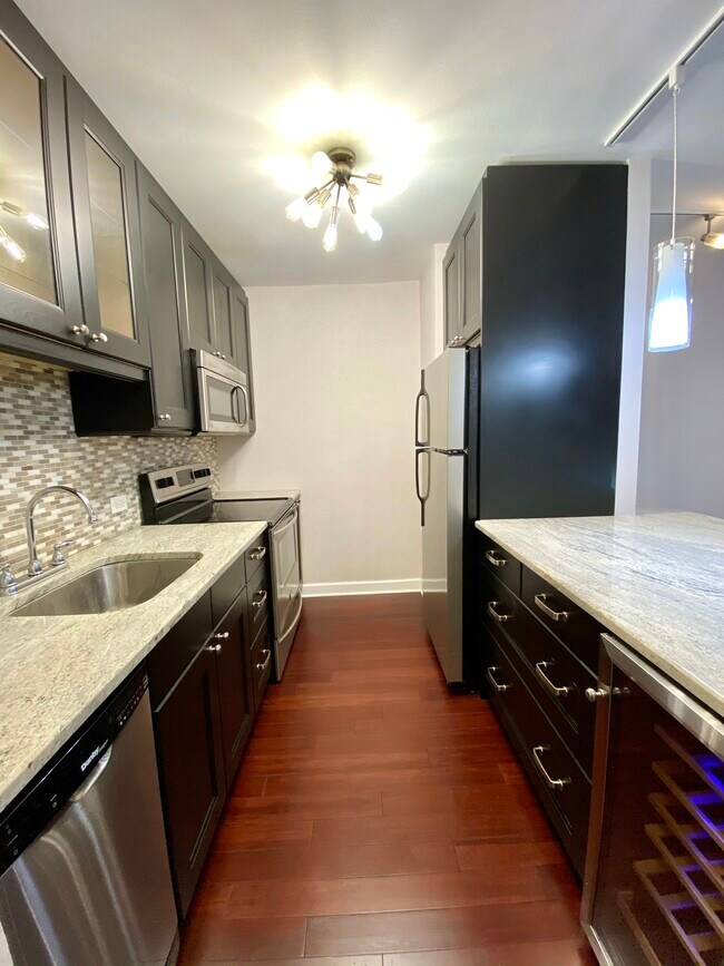 Kitchen - 535 N Michigan Ave