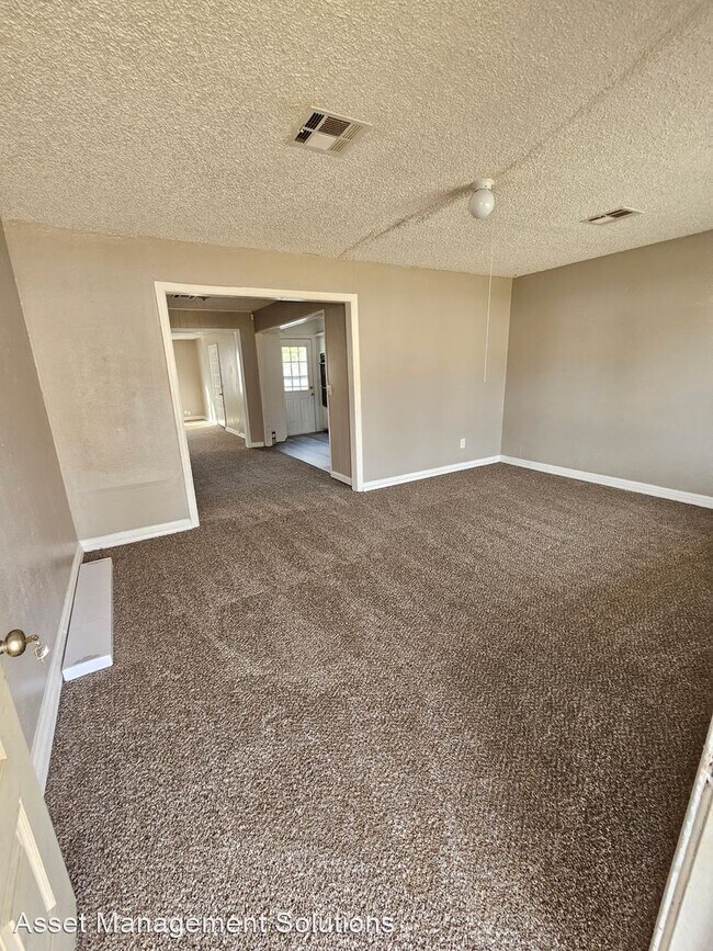 Building Photo - 3 br, 2 bath House - 1808 Michell