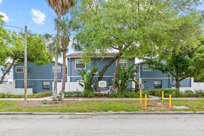 Photo - 5045 S Albany Ave Townhome