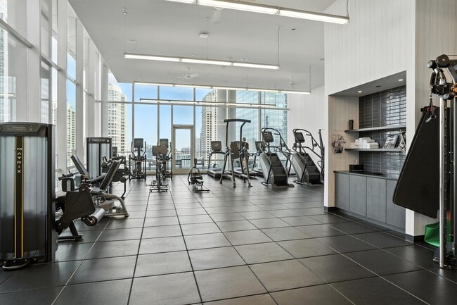 Foto del edificio - 221 N Clark St