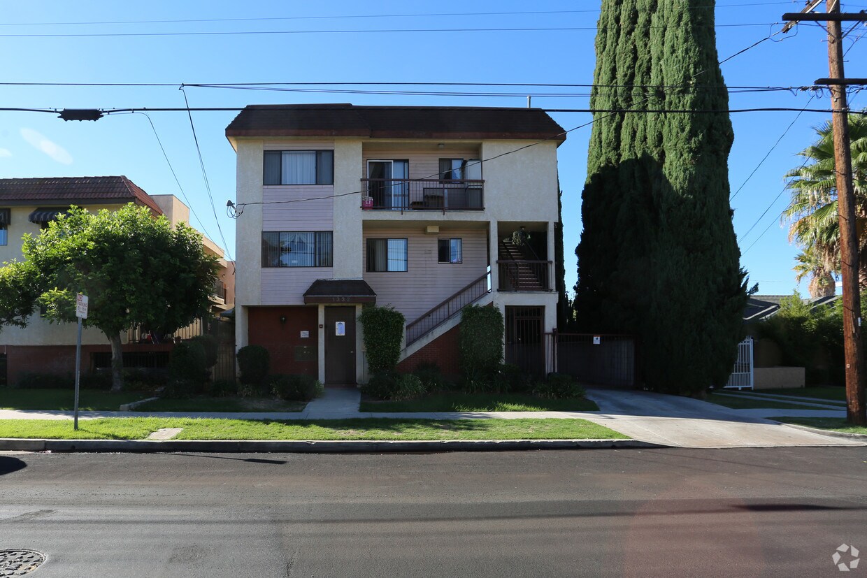 Building Photo - 1332 Orange Grove Ave