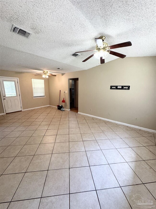 Building Photo - 10416 Tanton Rd