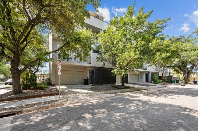Foto del edificio - 1403 Vermont St