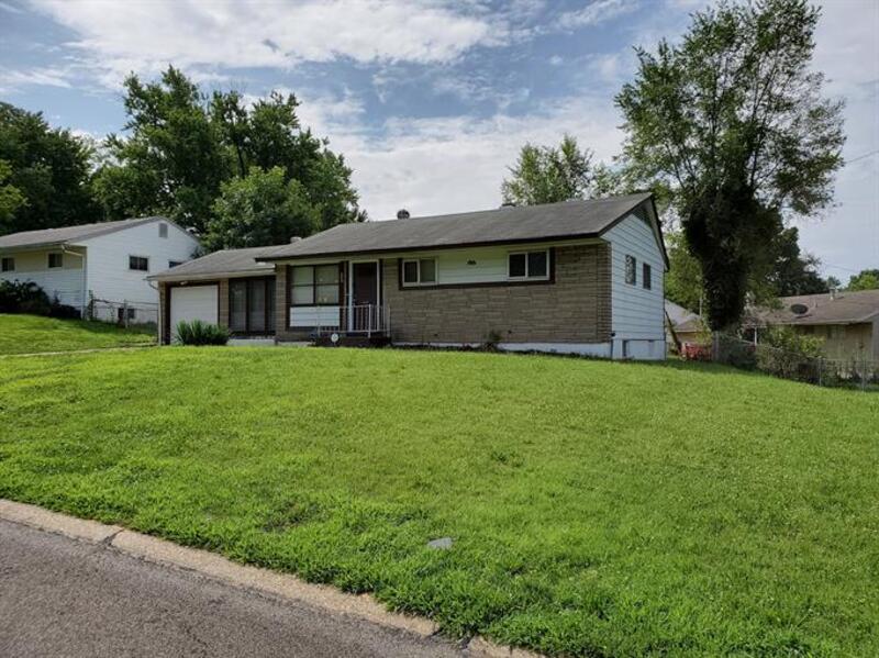 Primary Photo - 222 Ben Nevis Rd