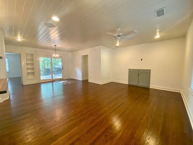 Building Photo - 3/2 Home in the Heart of Zilker!