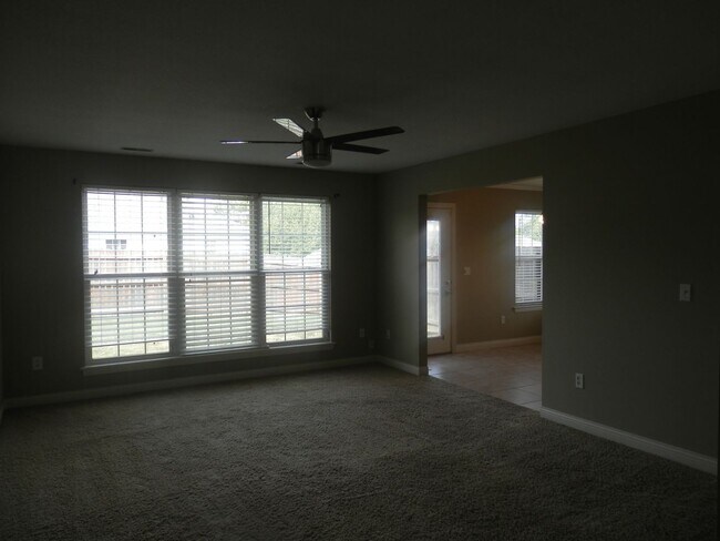 Foto del edificio - Nice 3 Bed 2 Bath House!