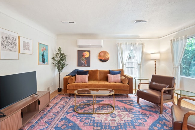 Building Photo - 14004 SE River Rd