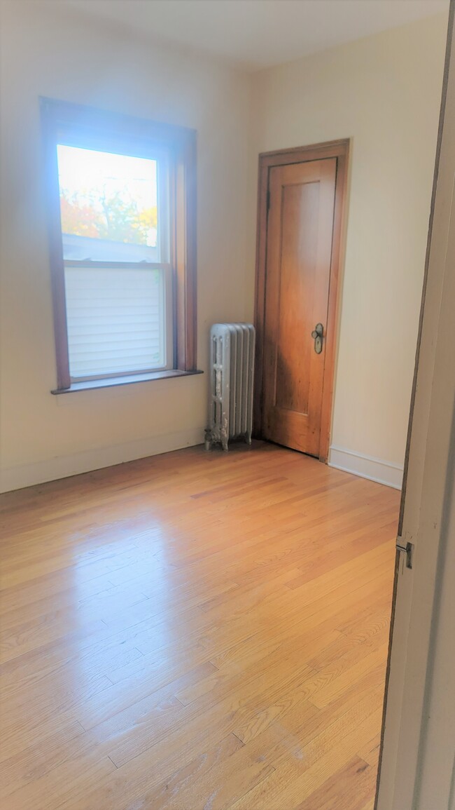 1bedroom - 6631 S Troy St