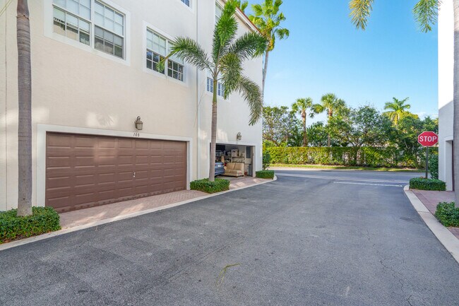 Foto del edificio - 108 Ocean Cay Way