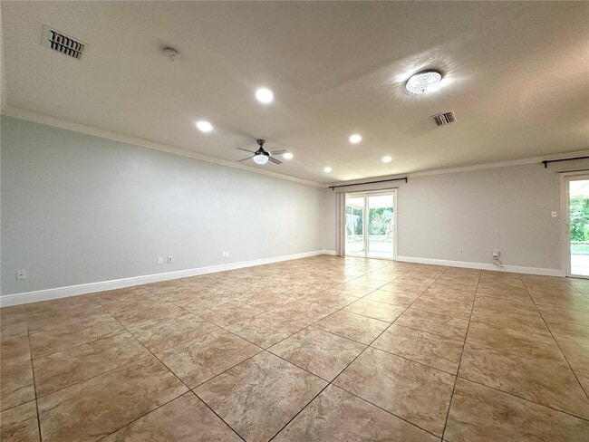 Building Photo - 10005 Granite Ln