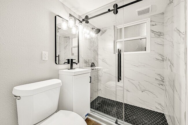 Foto del edificio - 5000 Pease St