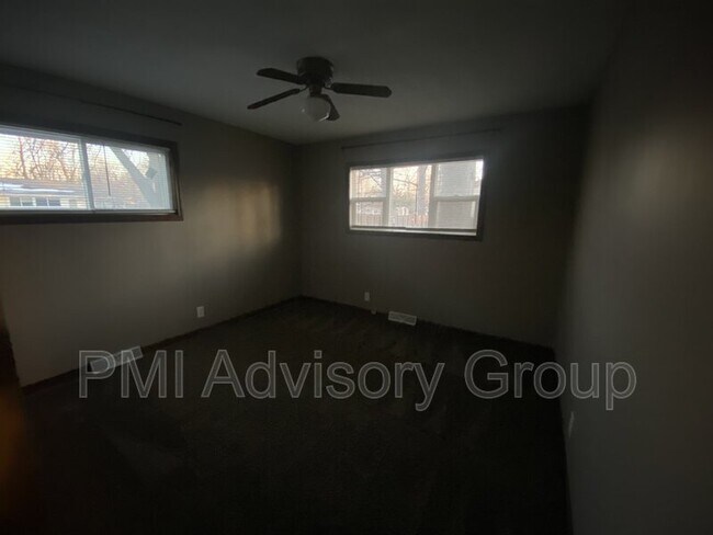 Building Photo - 1601 SW 34th St