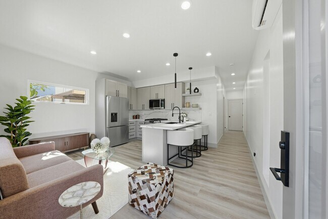 Foto del edificio - 422 Arbor Dr