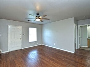 Building Photo - 6121 Ponca St