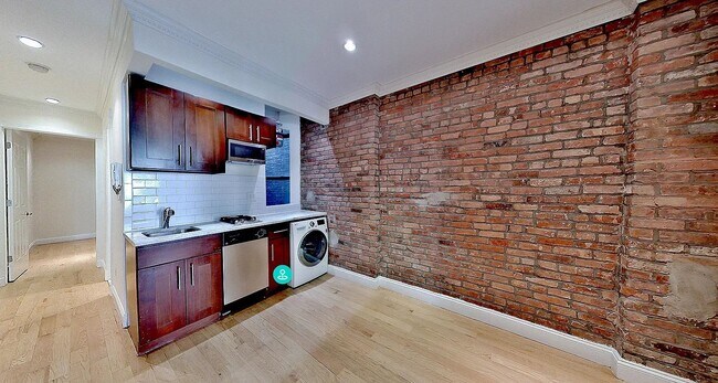 Foto del edificio - 610 E 9th St