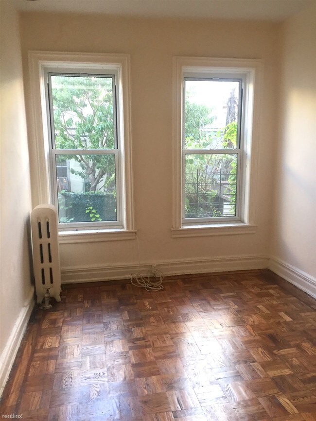 Building Photo - 223 E 94th St