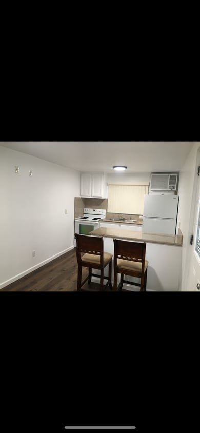 Kitchen and dining - 1756 N Alexandria Ave
