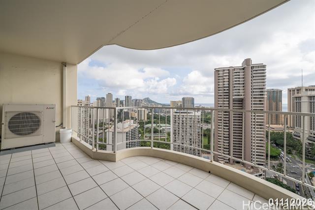 Building Photo - 469 Ena Rd