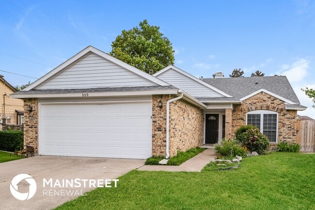 Building Photo - 209 Wilshire Dr