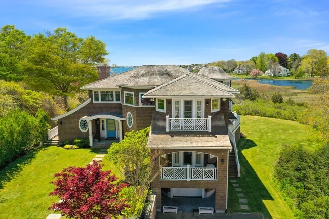 Building Photo - 757 Montauk Hwy