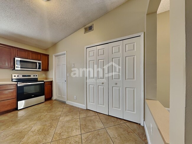 Foto del edificio - 1036 Bluejack Oak Dr