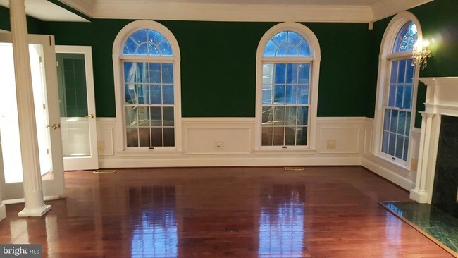 Foto del edificio - 23001 Howard Chapel Rd