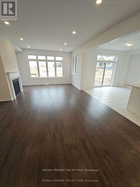 Building Photo - 5 Abbey Cres