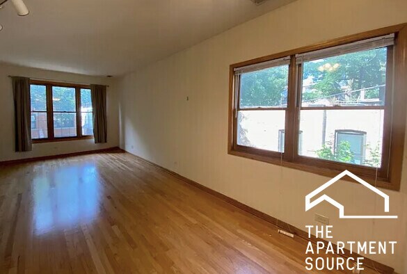 Building Photo - 1349 N Wolcott Ave