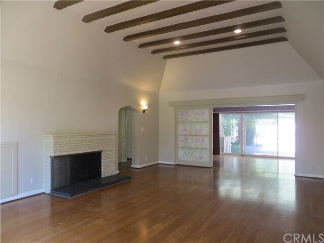 Foto del edificio - 985 Darby Rd