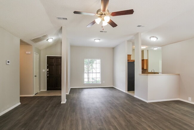 Building Photo - 9723 Orangevale Dr
