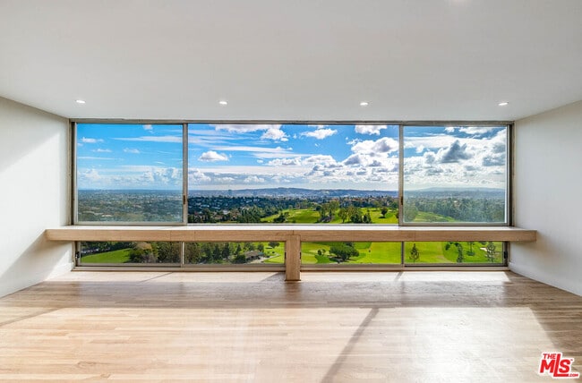 Foto del edificio - 2222 Ave of the Stars