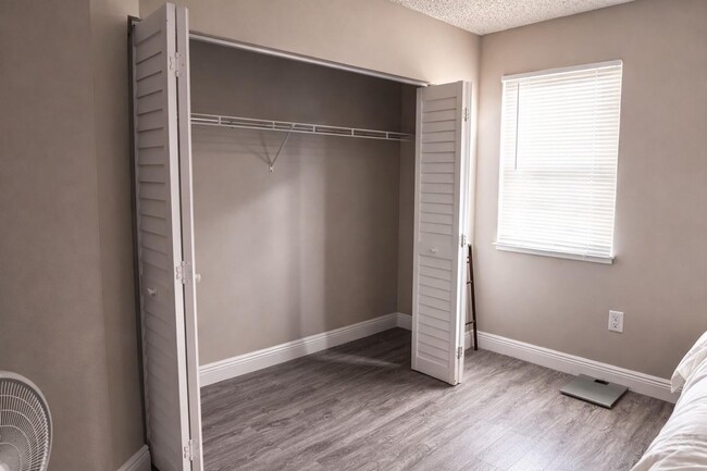 Foto del edificio - 5065 Wiles Rd