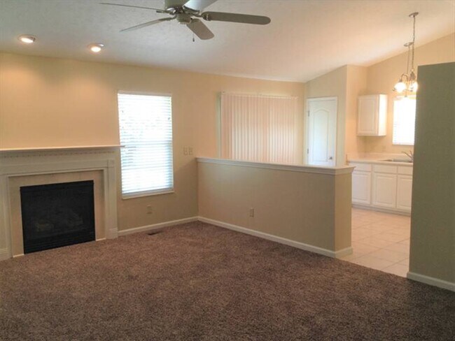 Building Photo - 31 Shady Creek Ln