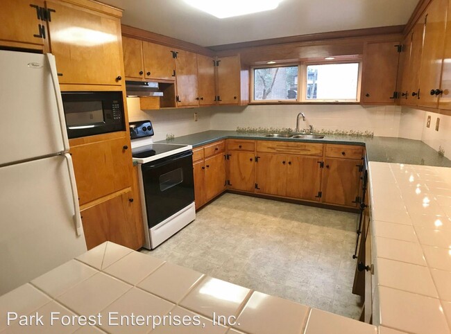Building Photo - 3 br, 1.5 bath House - 438 Glenn Road