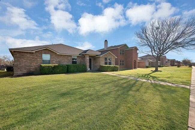Building Photo - 1120 Bumble Bee Dr