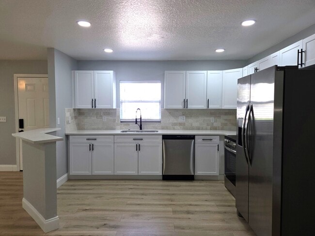 Foto del edificio - 3150 Emerson Ave S