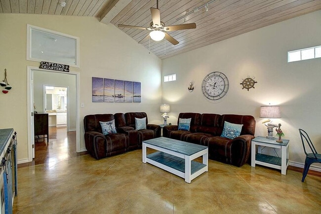 Building Photo - 2212 TX-361